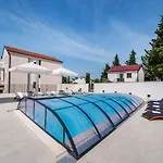 Gasthuis Prkacin Starigrad Paklenica