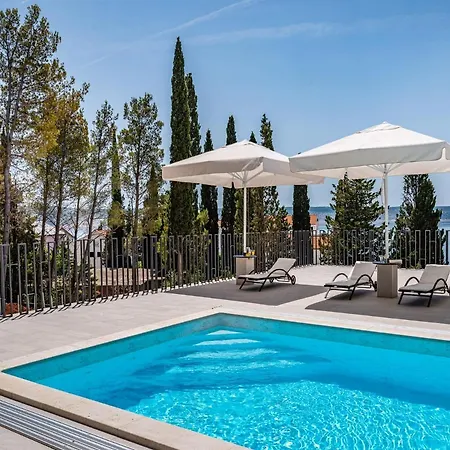 Prkacin 3* Starigrad Paklenica