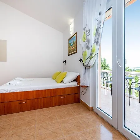 Prkacin 3* Starigrad Paklenica