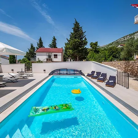 Prkacin Πανσιόν